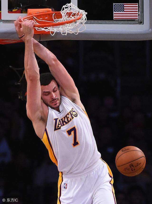 咪咕官方入口 -巴塞罗那迎足总杯关键赛，窗口期手感冰凉，气氛紧张，临场指挥获称赞(巴塞罗那夺冠视频回放)